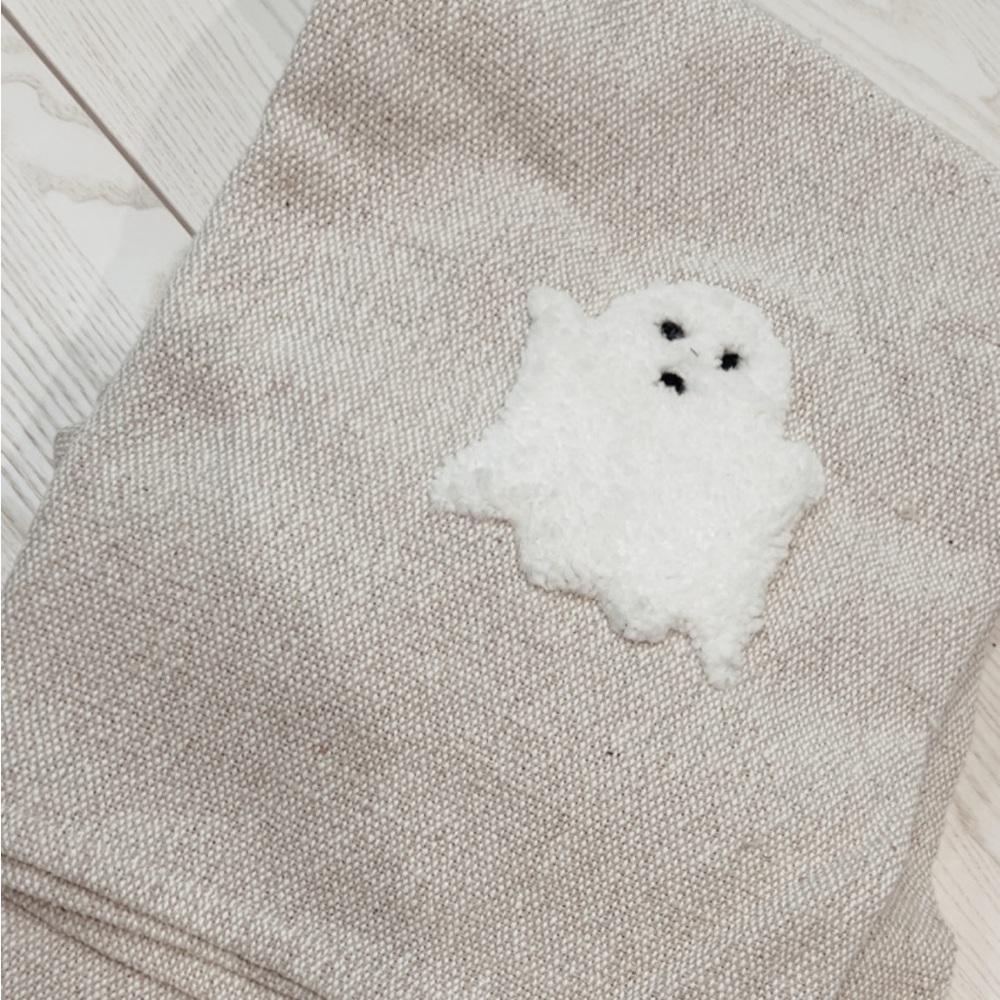 Ghost blanket neutral